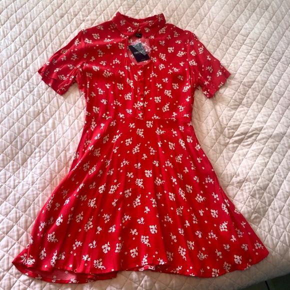 Forever 21 Dresses & Skirts - FOREVER 21 | Red Floral Dress | Size M (NWT)